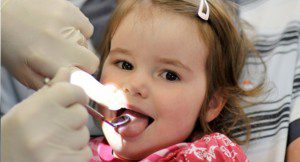 Esplendent, odontología estética especializada en odontopediatra en el primer año de vid, visite nuestras clinicas en bogota, suba, colina campestre al paso